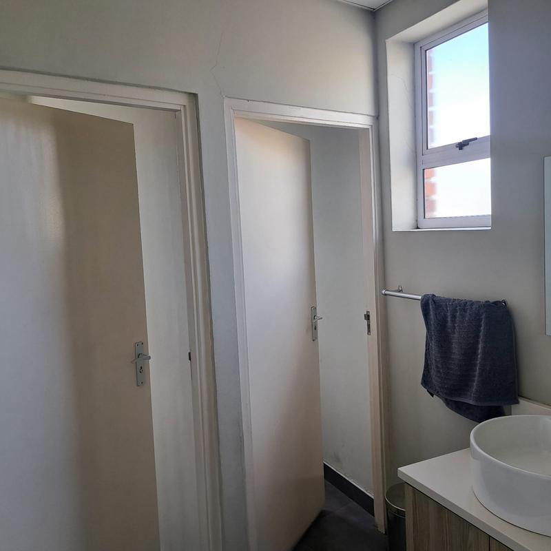 To Let commercial Property for Rent in Neave Industrial Eastern Cape